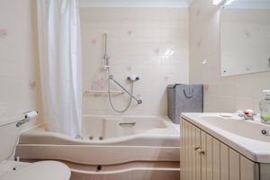 BATHROOM- click for photo gallery